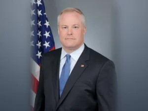 Former Navy Commander Dan Green Launches CD-9 Campaign With $1 Million War Chest